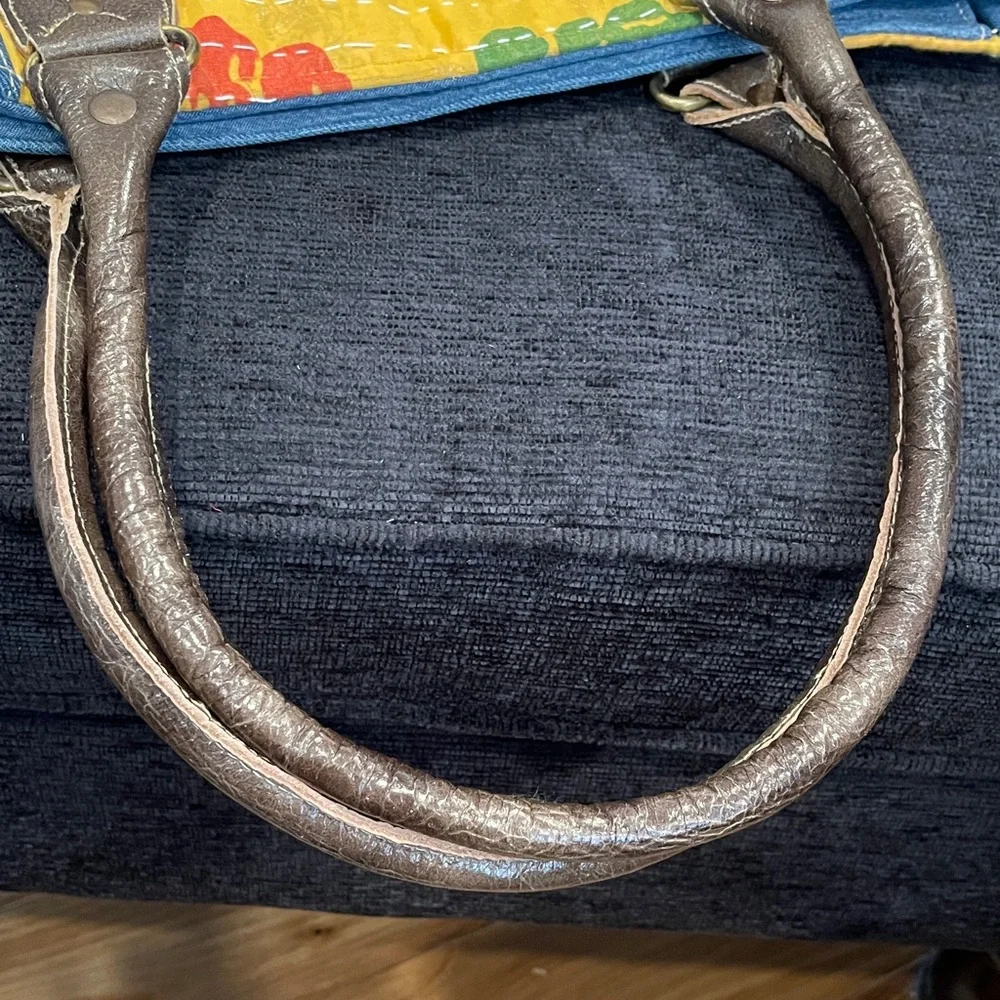 NWOT...Yellow Floral Patchwork Tote with Denim Pocket - Vintage Design - Picture 9 of 9